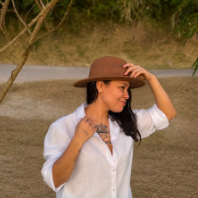 Karen Angelis